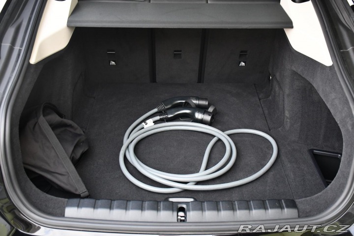 BMW i4 eDrive35 3L-ZÁRUKA  9tis. 2023