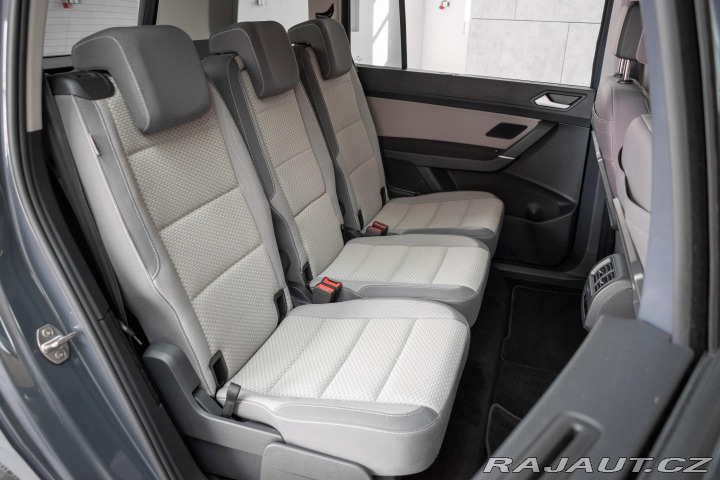 Volkswagen Touran 2.0 TDI WEBASTO*7.MÍST*ČR 2023