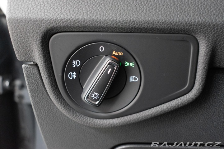 Volkswagen Touran 2.0 TDI WEBASTO*7.MÍST*ČR 2023