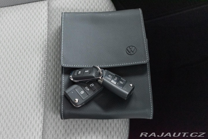 Volkswagen Touran 2.0 TDI WEBASTO*7.MÍST*ČR 2023