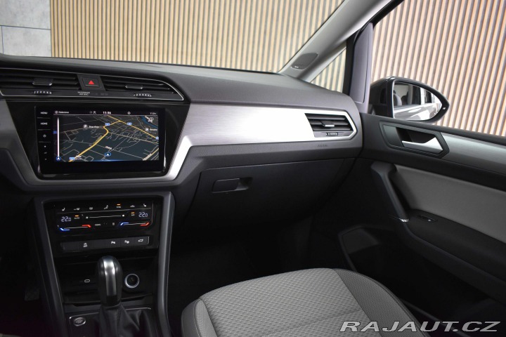 Volkswagen Touran 2.0 TDI WEBASTO*7.MÍST*ČR 2023