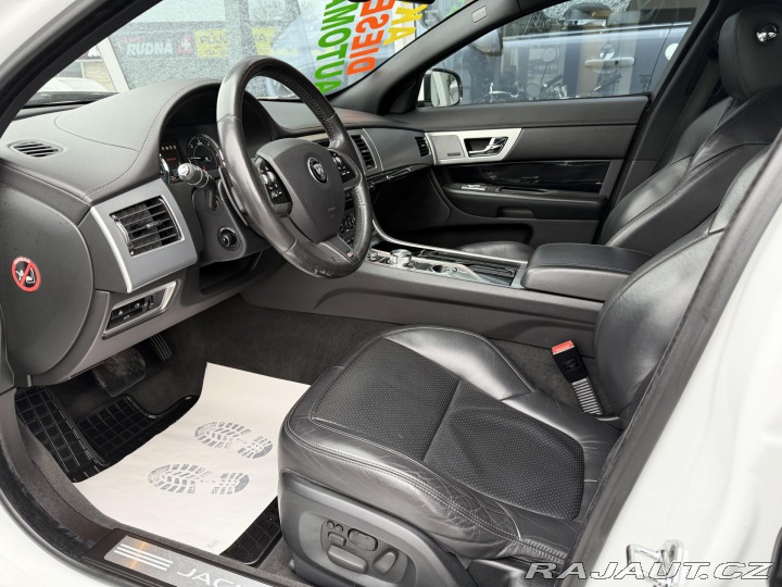 Jaguar XF 3,0 V6 Sportbrake REZERVA 2015