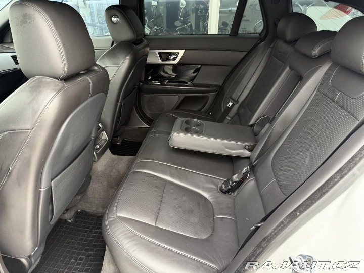 Jaguar XF 3,0 V6 Sportbrake REZERVA 2015