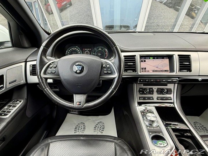 Jaguar XF 3,0 V6 Sportbrake REZERVA 2015