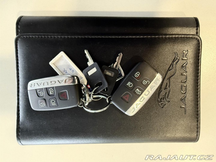 Jaguar XF 3,0 V6 Sportbrake REZERVA 2015