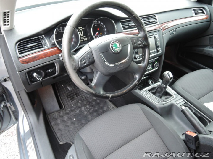Škoda Superb 2,0 TDi 125kW ČR Elegance 2009
