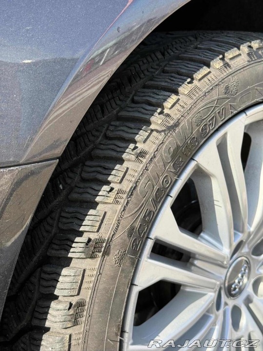 Audi A4 2,0   B8 2010 rok 2010