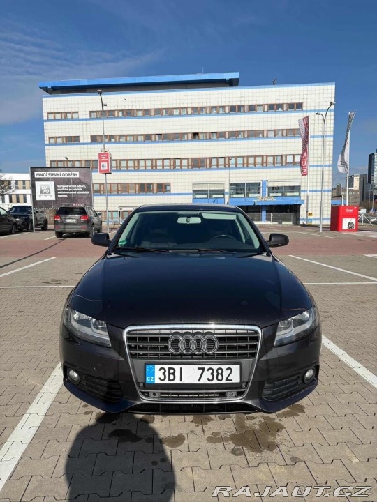 Audi A4 2,0   B8 2010 rok 2010
