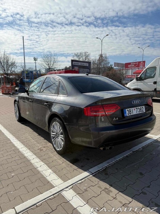 Audi A4 2,0   B8 2010 rok 2010