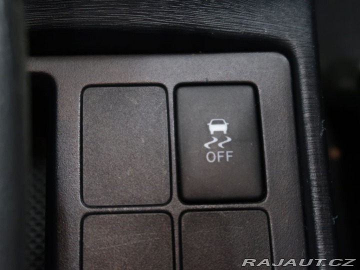 Toyota Yaris 1.33VVT-i,CZ,Active,Manuá 2012