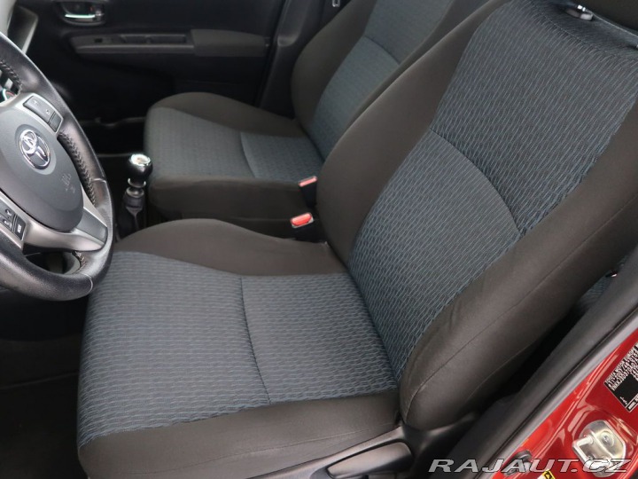 Toyota Yaris 1.33DualVVT-i,CZ,ActiveDe 2012