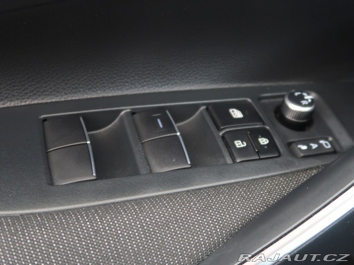 Toyota Corolla 1.8Hybrid,1Maj,CZ,DPH,Sty 2025
