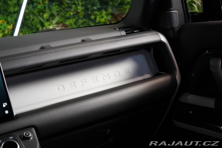 Land Rover Defender D250*110*HSE*NEZ.TOP*PANO 2022