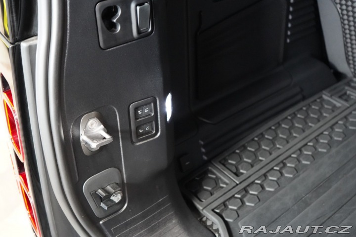 Land Rover Defender D250*110*HSE*NEZ.TOP*PANO 2022