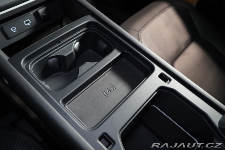 Land Rover Defender D250*110*HSE*NEZ.TOP*PANO 2022