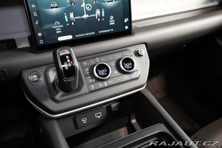 Land Rover Defender D250*110*HSE*NEZ.TOP*PANO 2022