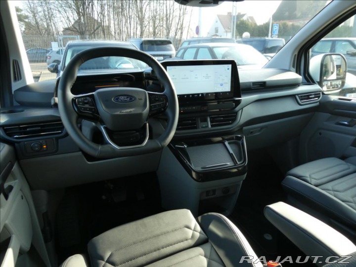 Ford Tourneo Custom 2,0 L2,TITANIUM X,8Míst,A 2026
