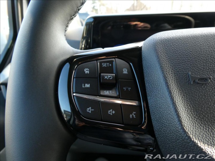 Ford Tourneo Custom 2,0 L2,TITANIUM X,8Míst,A 2026