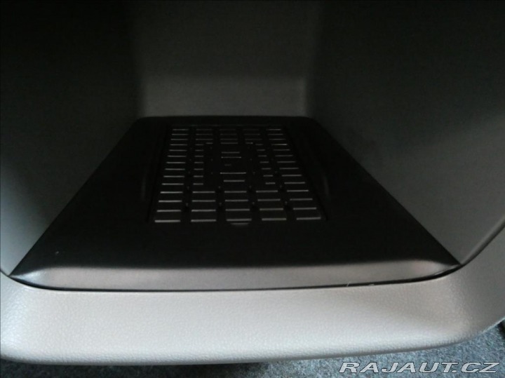 Ford Tourneo Custom 2,0 L2,TITANIUM X,8Míst,A 2026