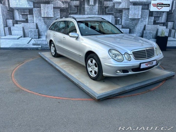 Mercedes-Benz E 320CDi,150KW, VYHŘ.SED., 2004