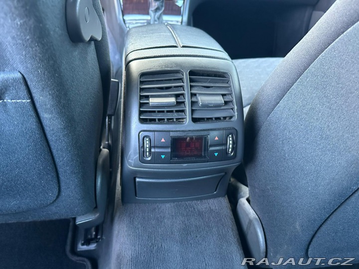 Mercedes-Benz E E320CDi,150KW, VYHŘ.SED., 2004