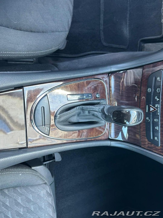 Mercedes-Benz E 320CDi,150KW, VYHŘ.SED., 2004