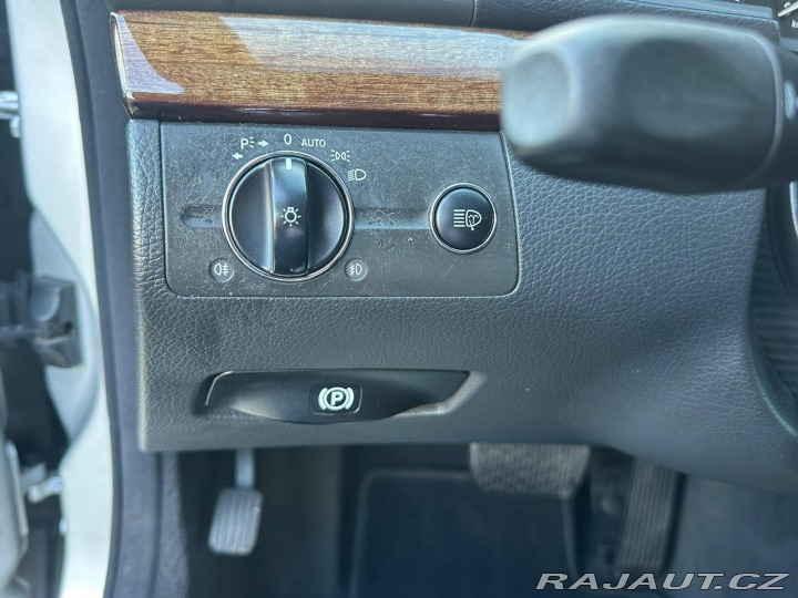 Mercedes-Benz E 320CDi,150KW, VYHŘ.SED., 2004