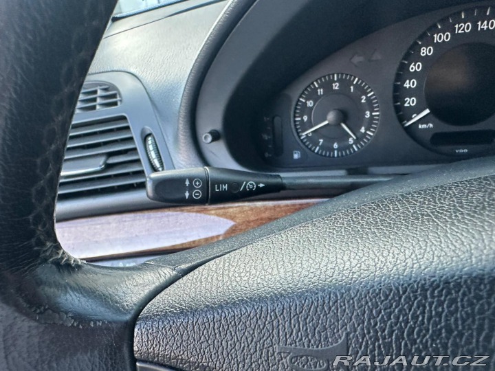 Mercedes-Benz E 320CDi,150KW, VYHŘ.SED., 2004