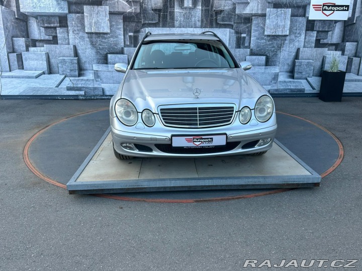 Mercedes-Benz E 320CDi,150KW, VYHŘ.SED., 2004