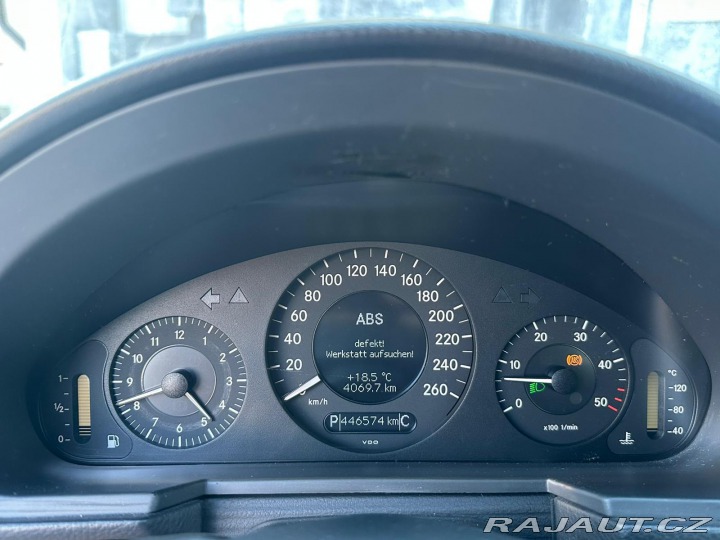 Mercedes-Benz E E320CDi,150KW, VYHŘ.SED., 2004