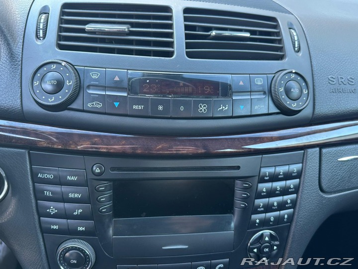 Mercedes-Benz E E320CDi,150KW, VYHŘ.SED., 2004