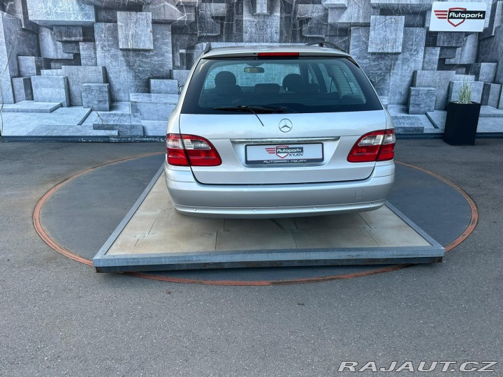 Mercedes-Benz E 320CDi,150KW, VYHŘ.SED., 2004