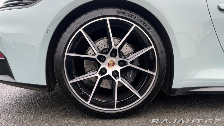 Porsche 911 Carrera 2024