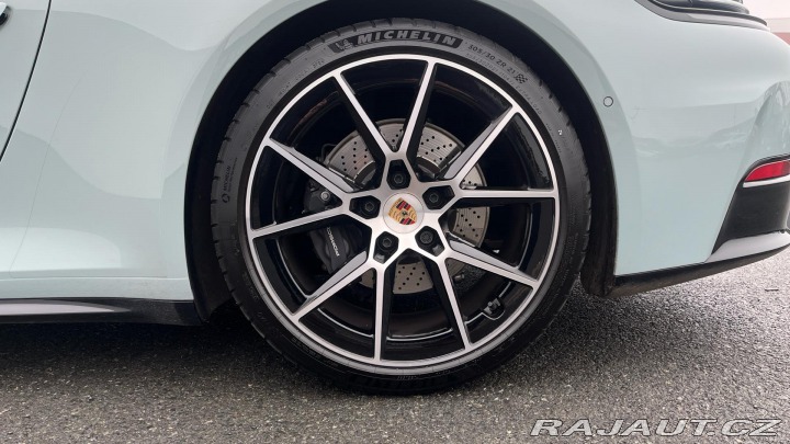 Porsche 911 Carrera 2024