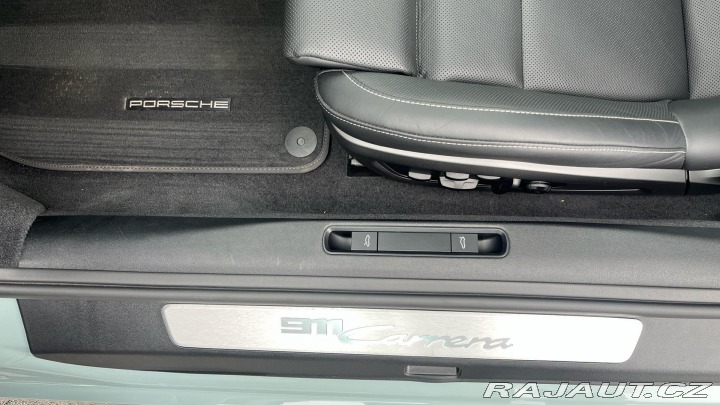 Porsche 911 Carrera 2024