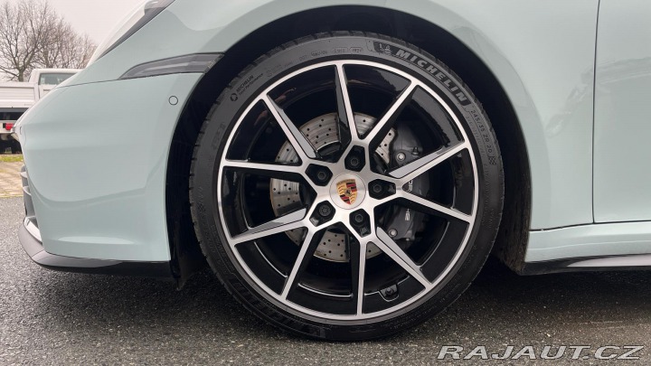 Porsche 911 Carrera 2024