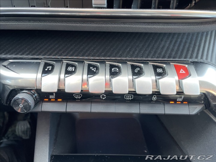 Peugeot 3008 1,2 PureTech 96kw LED, CZ 2022