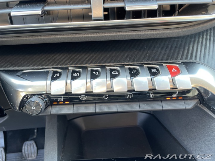 Peugeot 3008 1,2 PureTech 96kw LED, Ka 2022