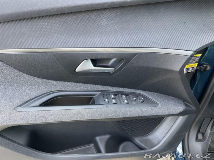 Peugeot 3008 1,2 PureTech 96kw LED, CZ 2022