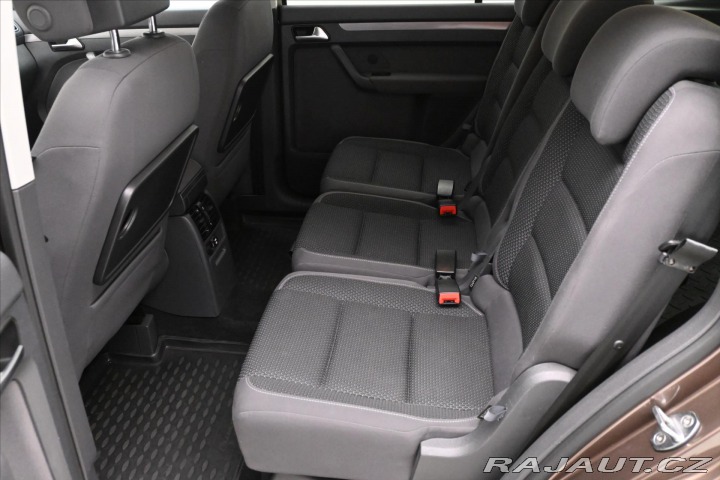 Volkswagen Touran 1,6 TDI 77 kW DSG Záruka 2014