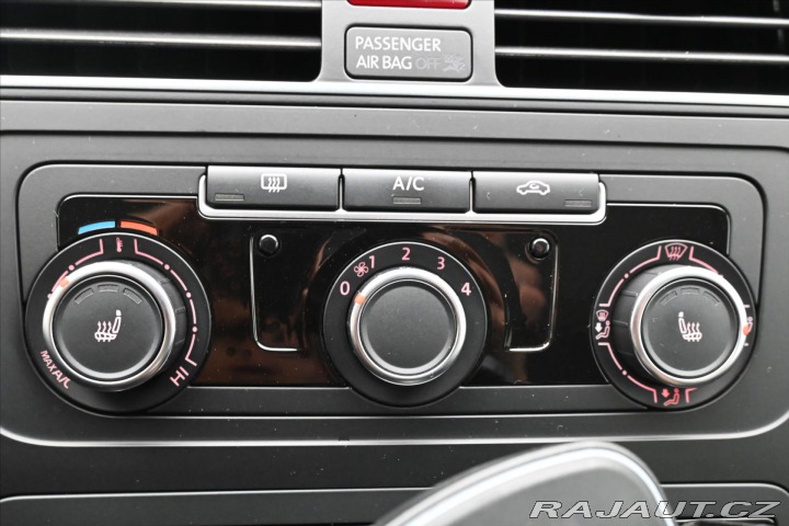 Volkswagen Touran 1,6 TDI 77 kW DSG Záruka 2014