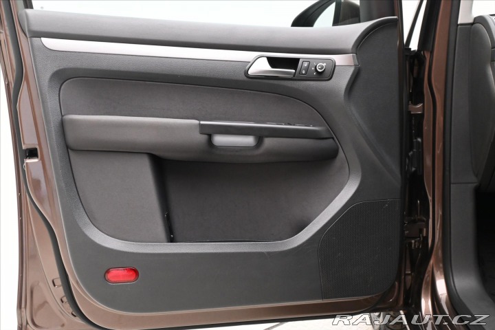 Volkswagen Touran 1,6 TDI 77kW DSG Záruka a 2014