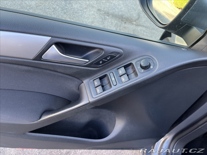 Volkswagen Golf 1,6 MPi 75kW VI. 5dv. 2009