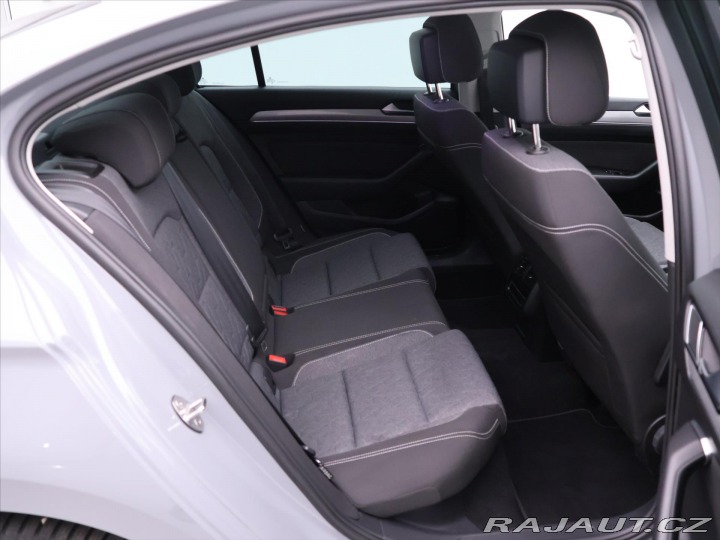 Volkswagen Passat 1,5 TSI DSG Business CZ D 2022