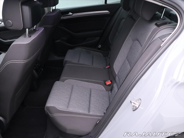 Volkswagen Passat 1,5 TSI DSG Business CZ D 2022