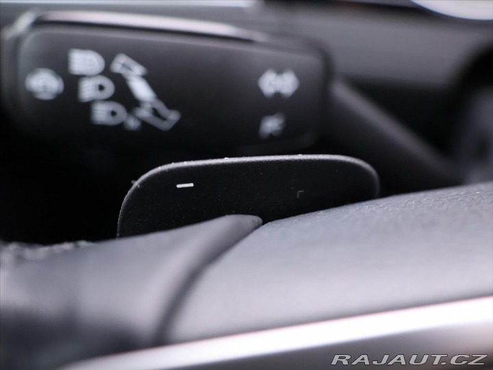 Volkswagen Passat 1,5 TSI DSG Business CZ D 2022