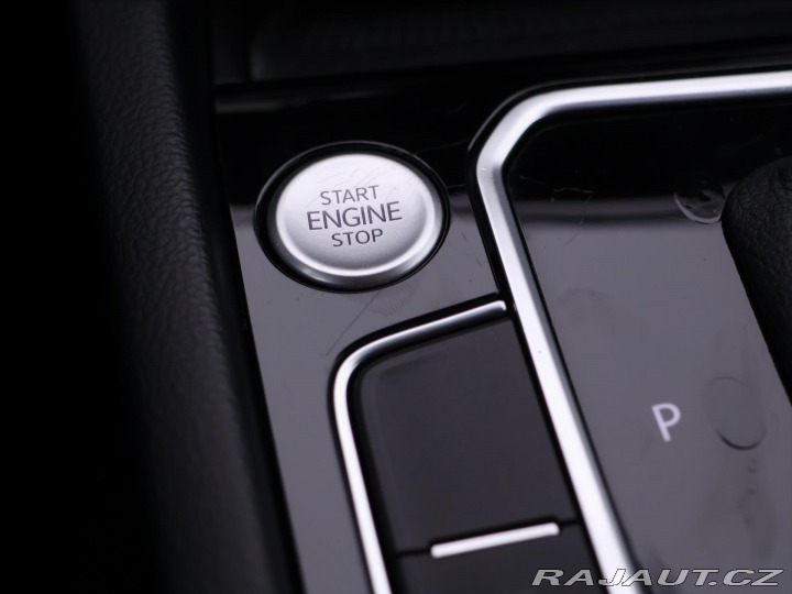 Volkswagen Passat 1,5 TSI DSG Business CZ D 2022