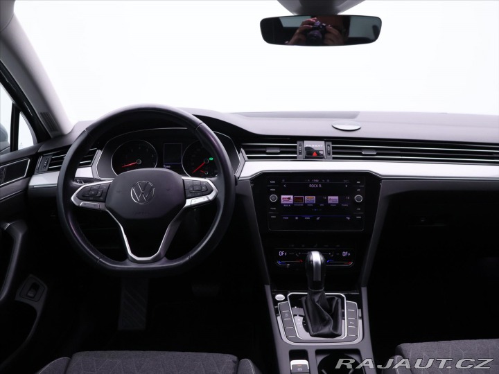 Volkswagen Passat 1,5 TSI DSG Business CZ D 2022