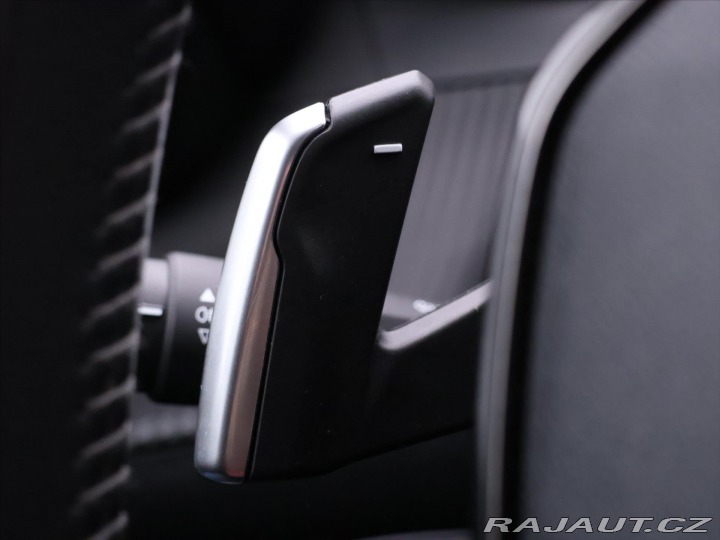 Peugeot 2008 1,2 PT 96kW Aut. LED CZ 1 2021