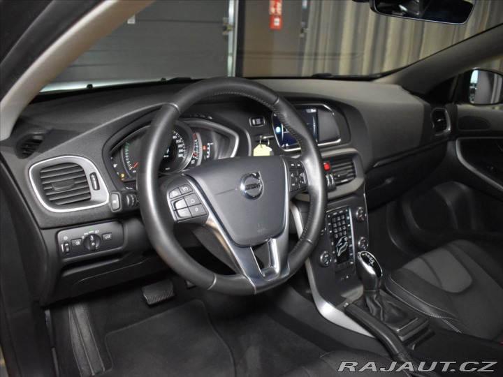 Volvo V40 1,5 T3 Momentum 2018